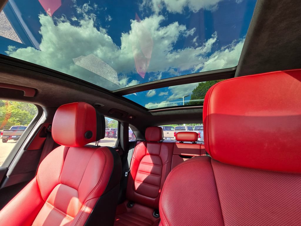 Used 2015 Porsche Macan Turbo AWD/4WD image 30