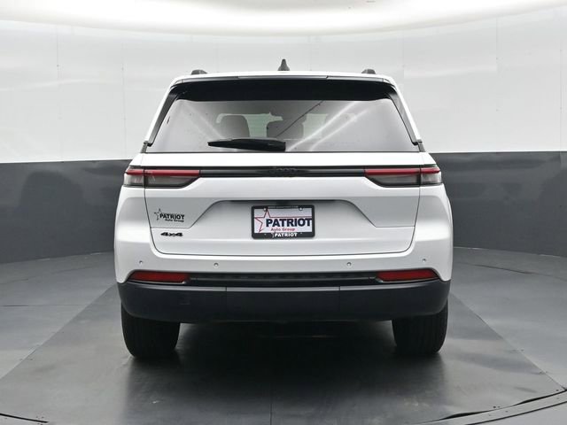 Used 2025 Jeep Grand Cherokee Altitude image 5