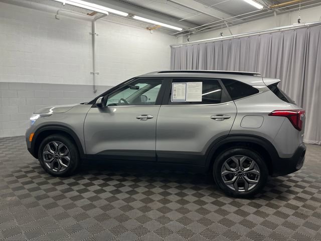 Certified 2024 Kia Seltos S image 9