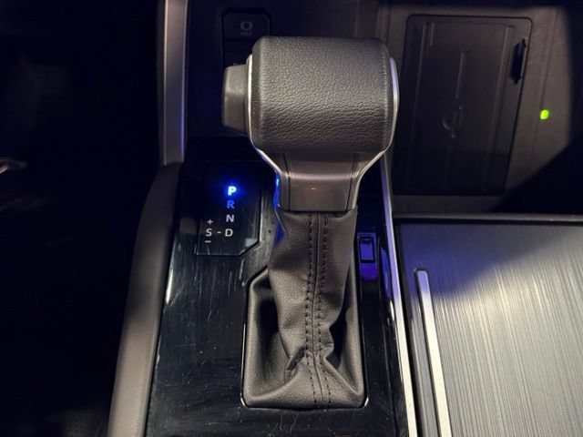 Used 2024 Toyota Tundra Platinum AWD/4WD image 34
