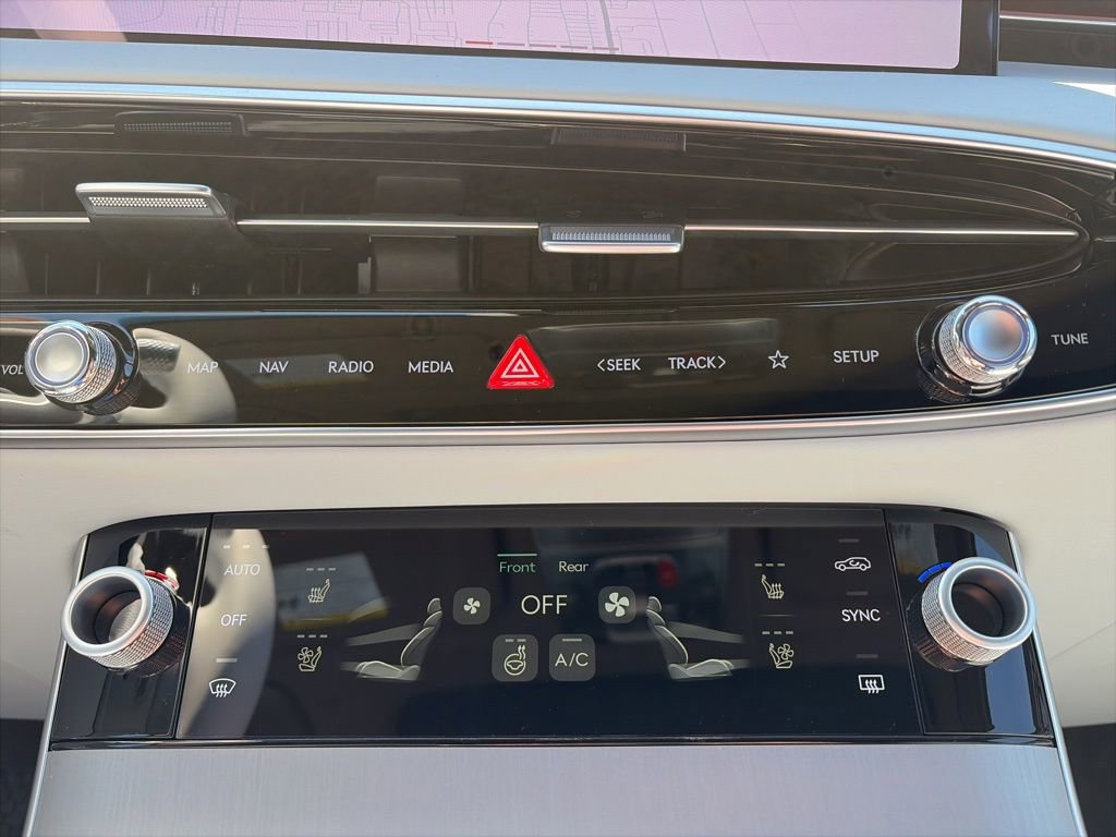 New 2026 Genesis GV70 2.5T Advanced image 19