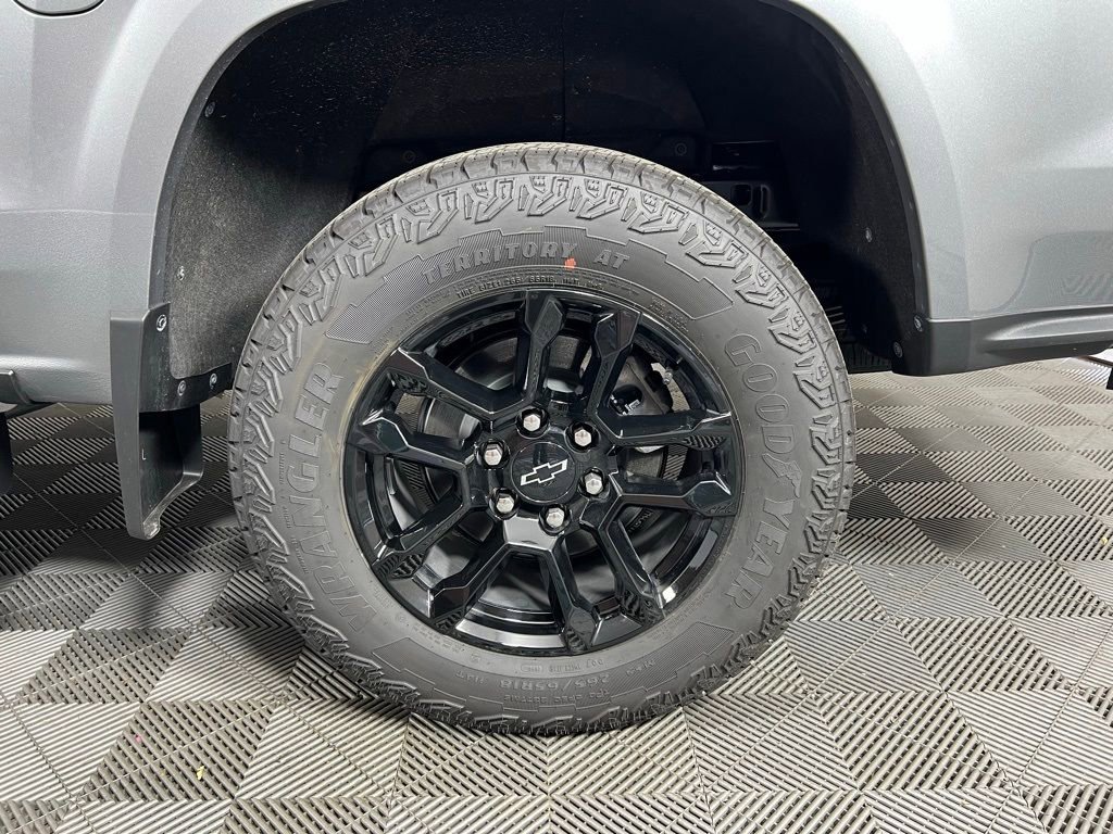 New 2025 Chevrolet Colorado Z71 w/ Midnight Edition image 6