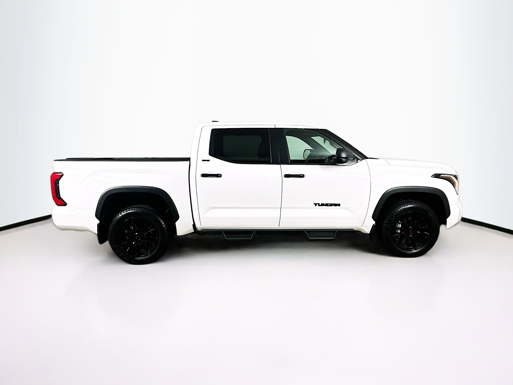 Used 2025 Toyota Tundra SR5 AWD/4WD image 10