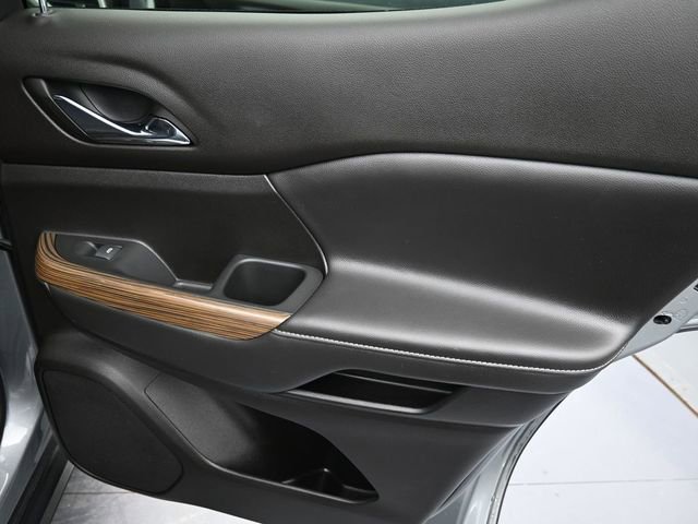 Used 2023 GMC Acadia SLE image 34