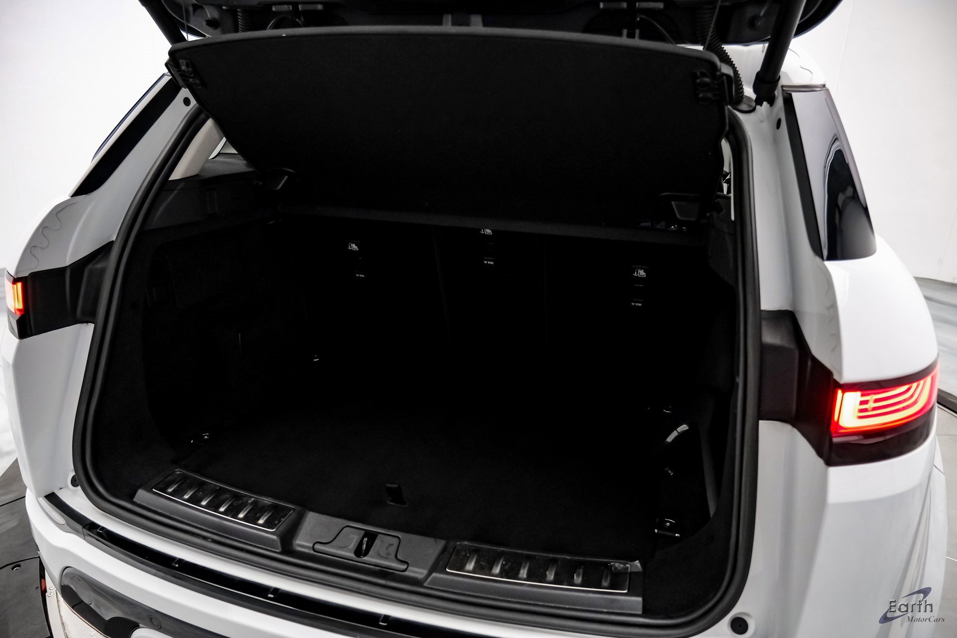 Used 2023 Land Rover Range Rover Evoque R-Dynamic S image 70