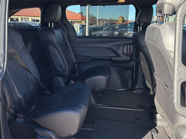 Used 2024 Toyota Sienna XLE Woodland Edition image 12