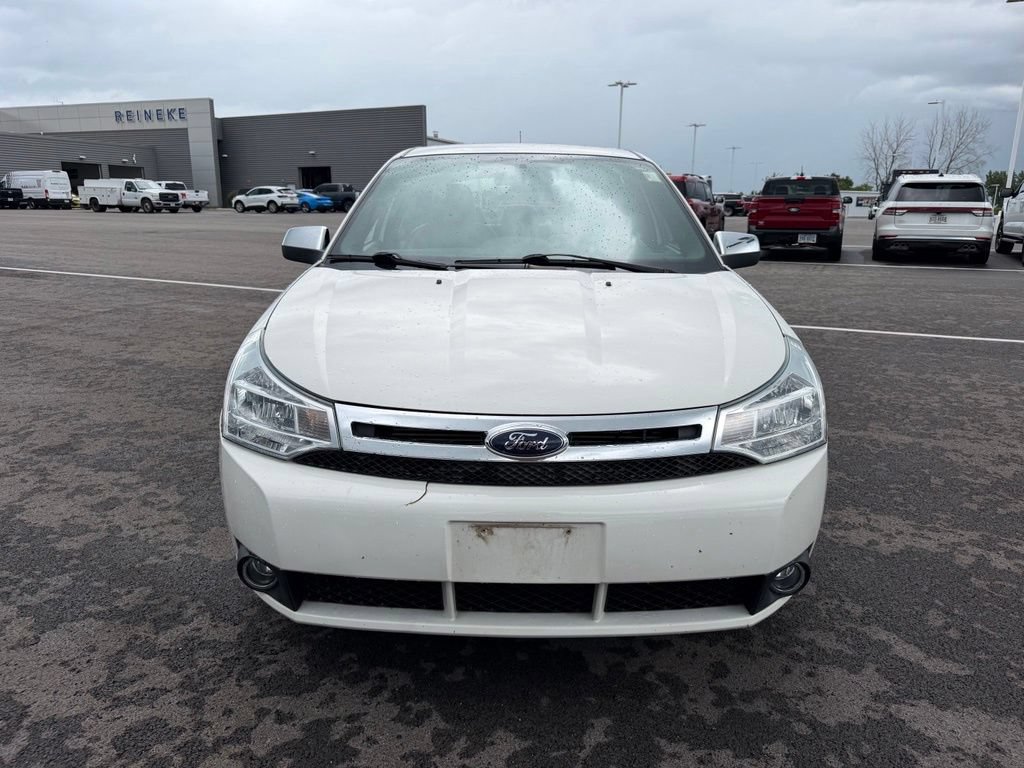 Used 2010 Ford Focus SEL FWD image 2