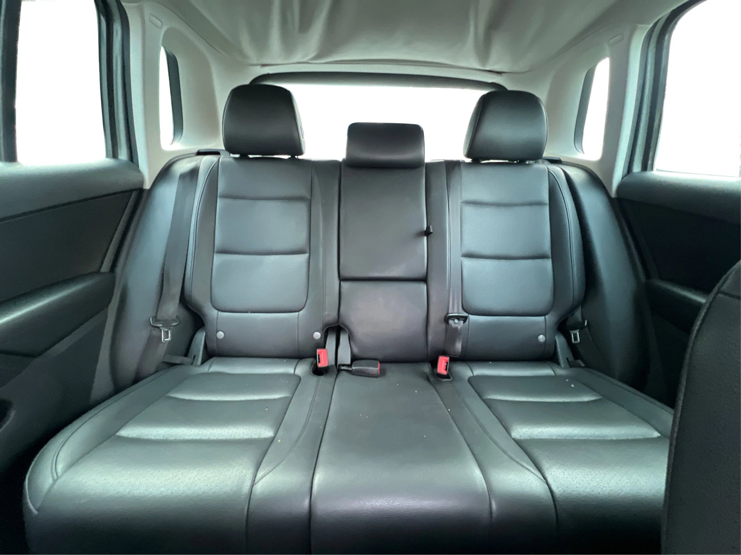 Used 2012 Volkswagen Tiguan S image 16