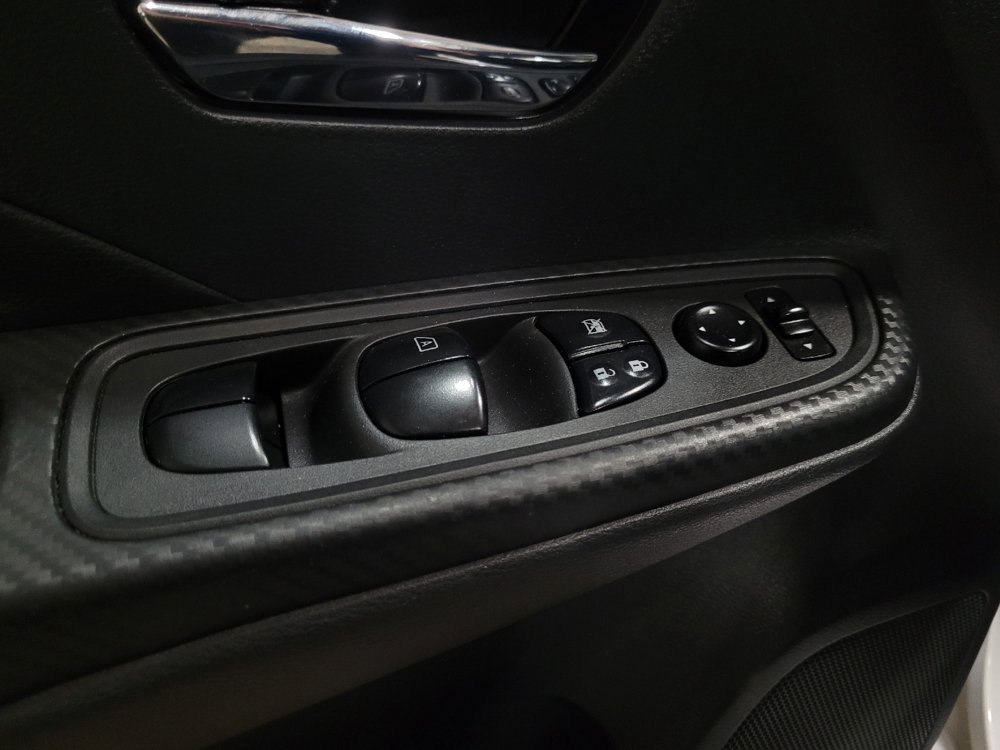 Used 2020 Nissan Versa SV FWD image 27