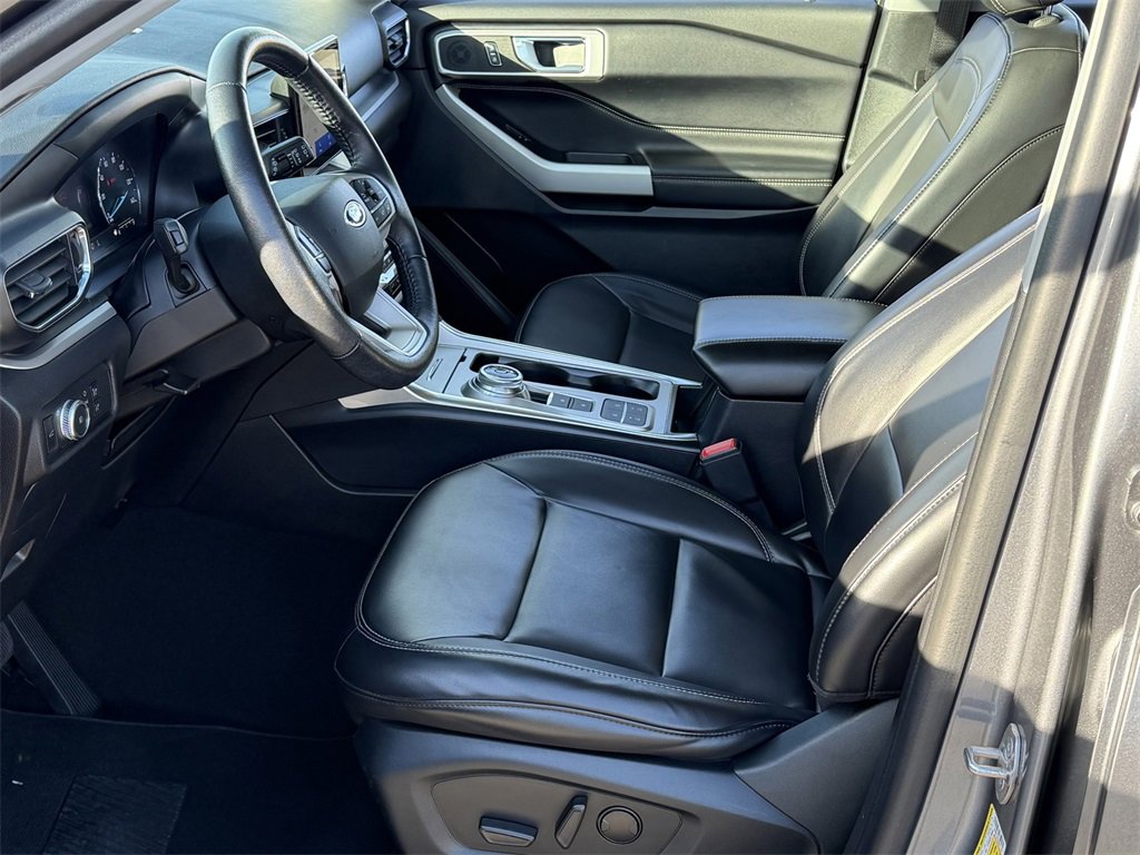 Used 2021 Ford Explorer XLT w/ Equipment Group 202A image 20