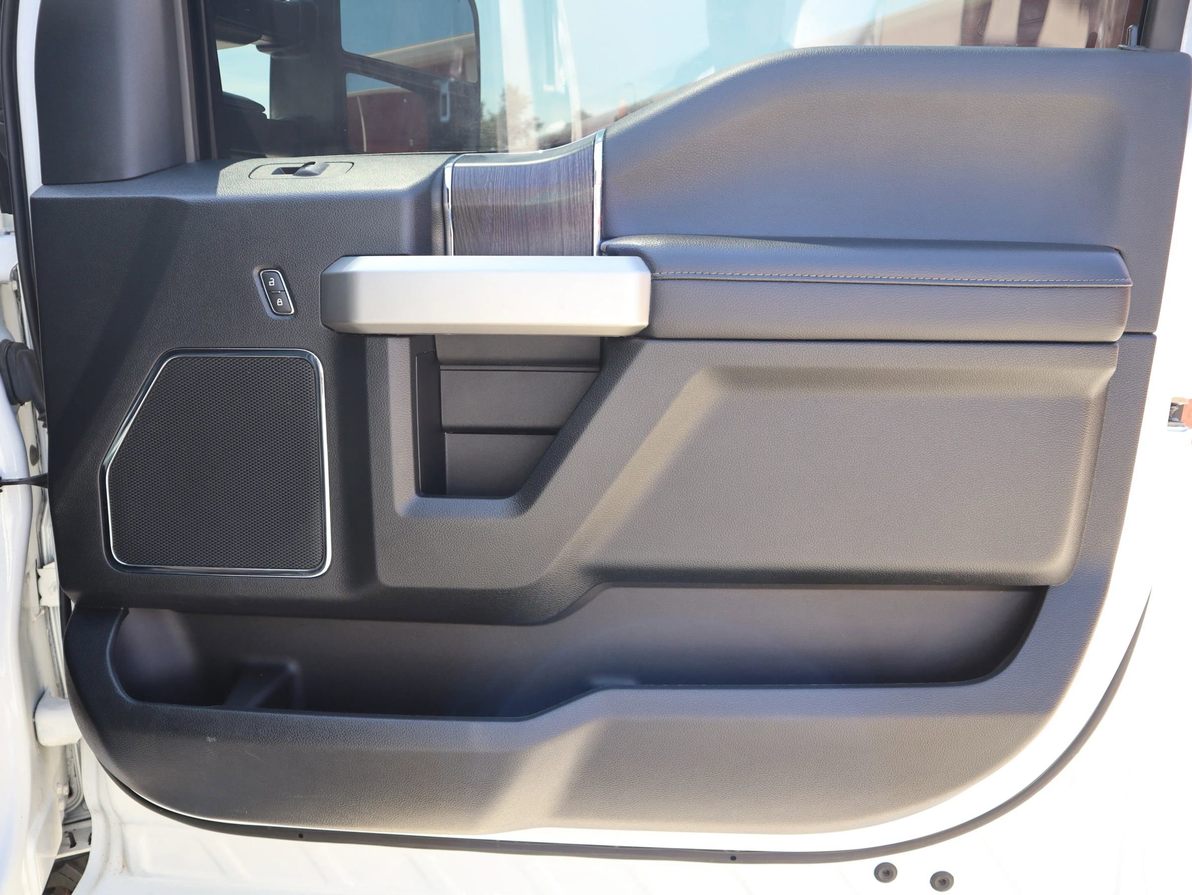 Used 2021 Ford F350 Lariat w/ Lariat Ultimate Package image 35