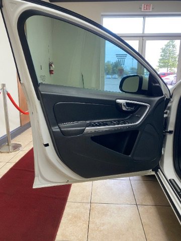 Used 2018 Volvo S60 T5 Dynamic w/ Vision Package image 14