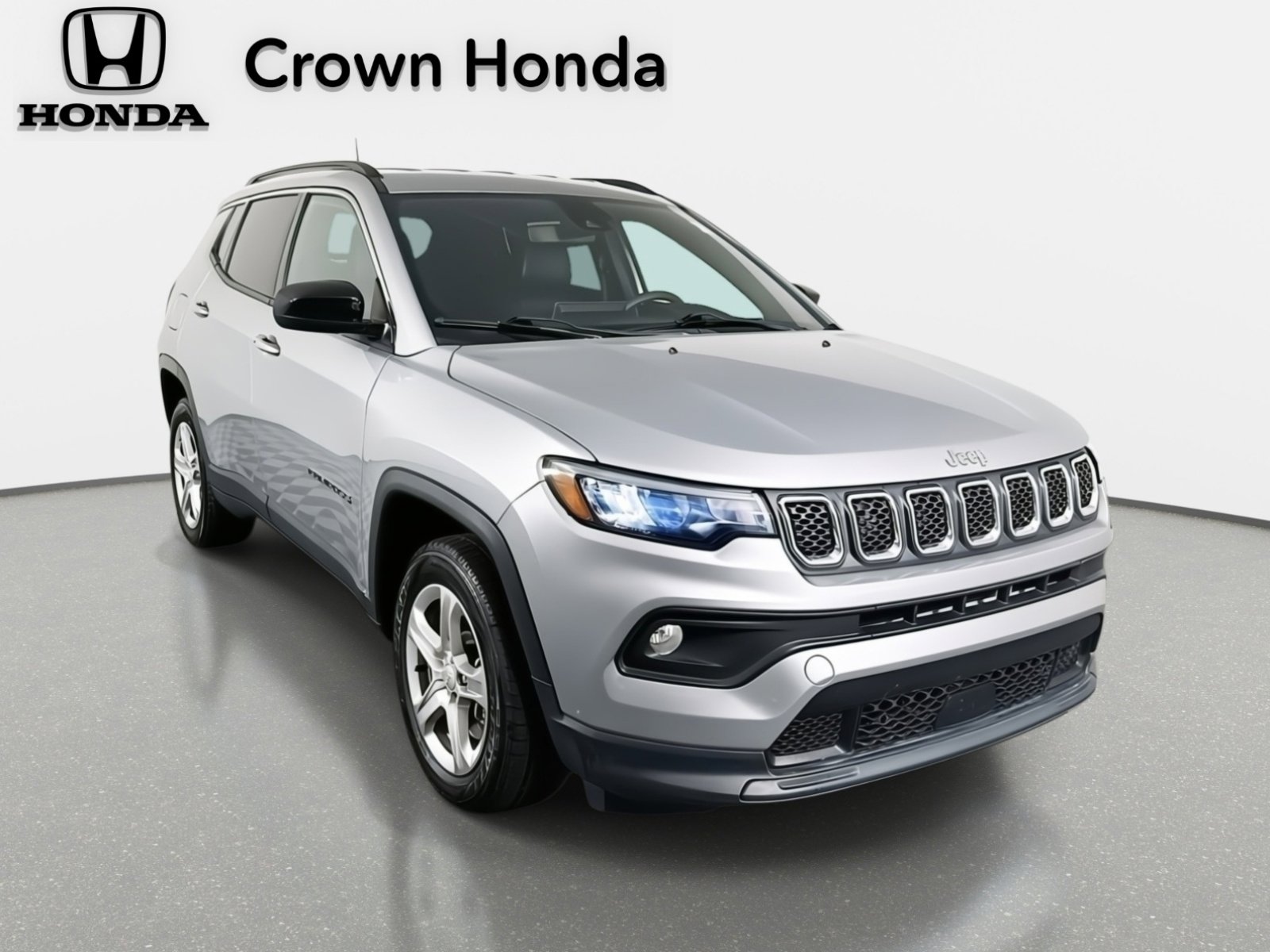 Used 2023 Jeep Compass Latitude image 4