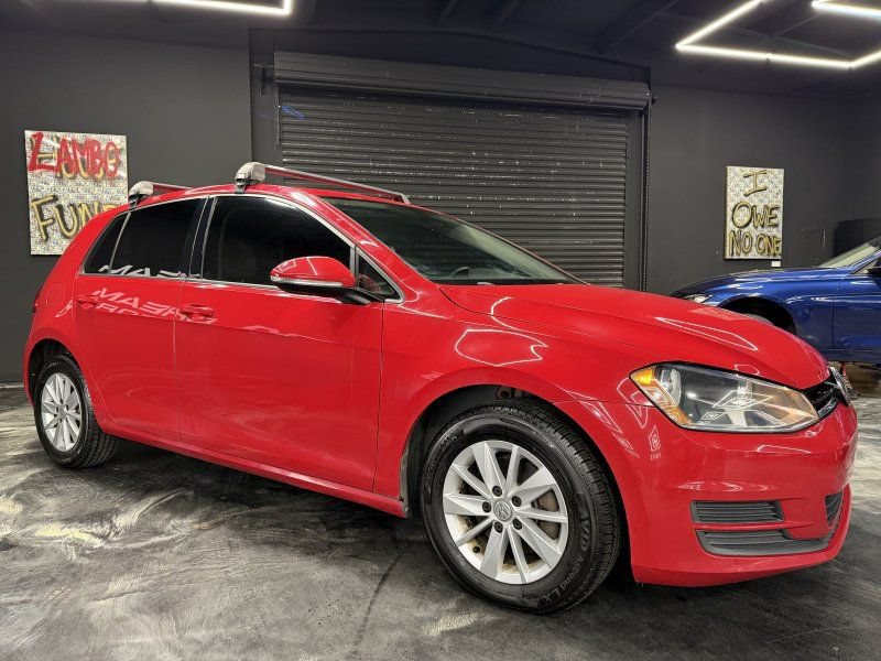 Used 2017 Volkswagen Golf S FWD image 3