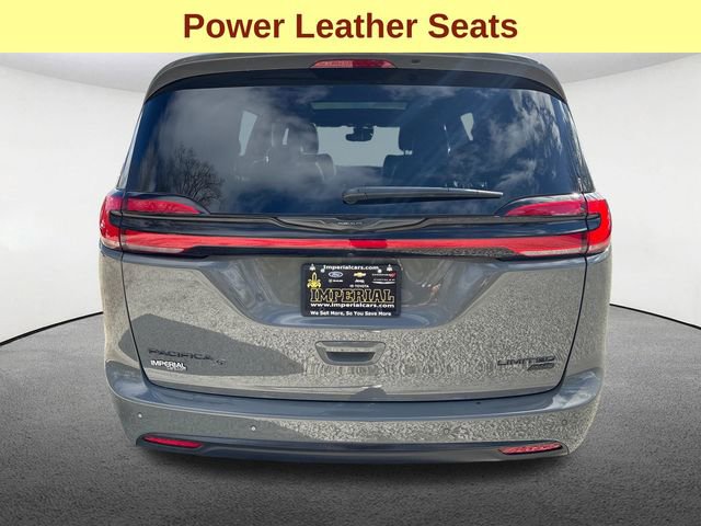 Used 2025 Chrysler Pacifica Limited AWD/4WD image 12