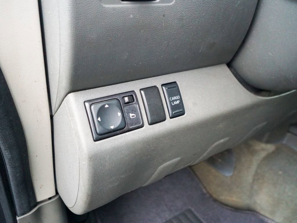 Used 2012 Nissan Frontier SV image 17