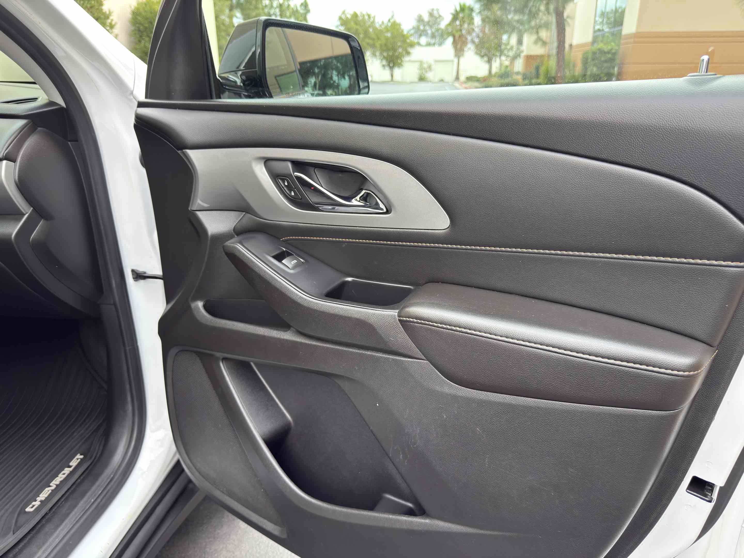 Used 2020 Chevrolet Traverse LS image 54