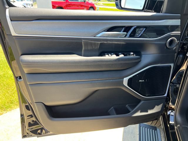 New 2026 Jeep Grand Wagoneer Limited AWD/4WD image 11