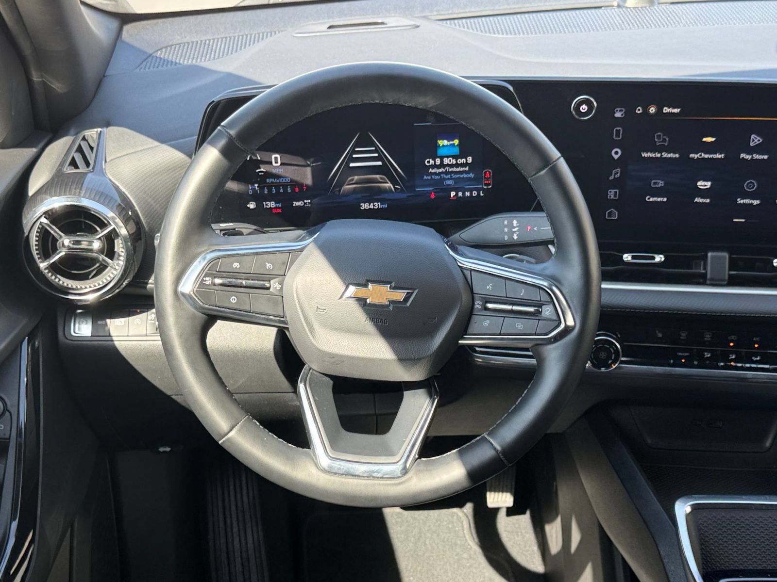 Used 2025 Chevrolet Equinox LT AWD/4WD image 28