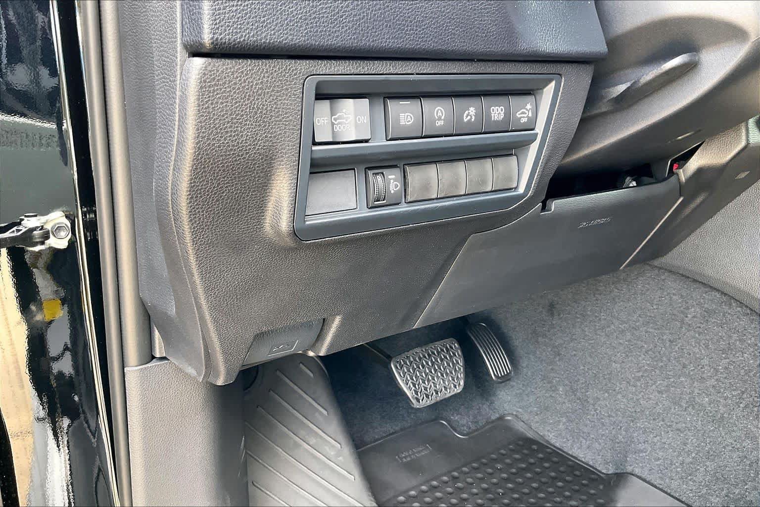 New 2026 Toyota Tundra SR5 w/ SR5 Convenience Package RWD image 19