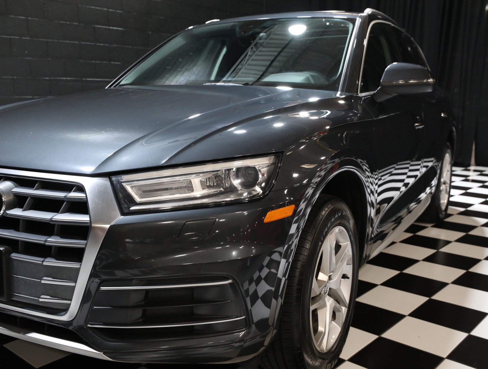 Used 2019 Audi Q5 2.0T Premium w/ Convenience Package AWD/4WD image 9