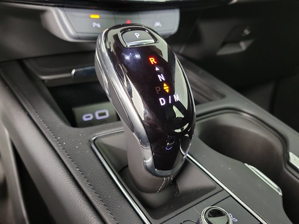 Certified 2024 Cadillac XT4 Premium Luxury AWD/4WD image 30