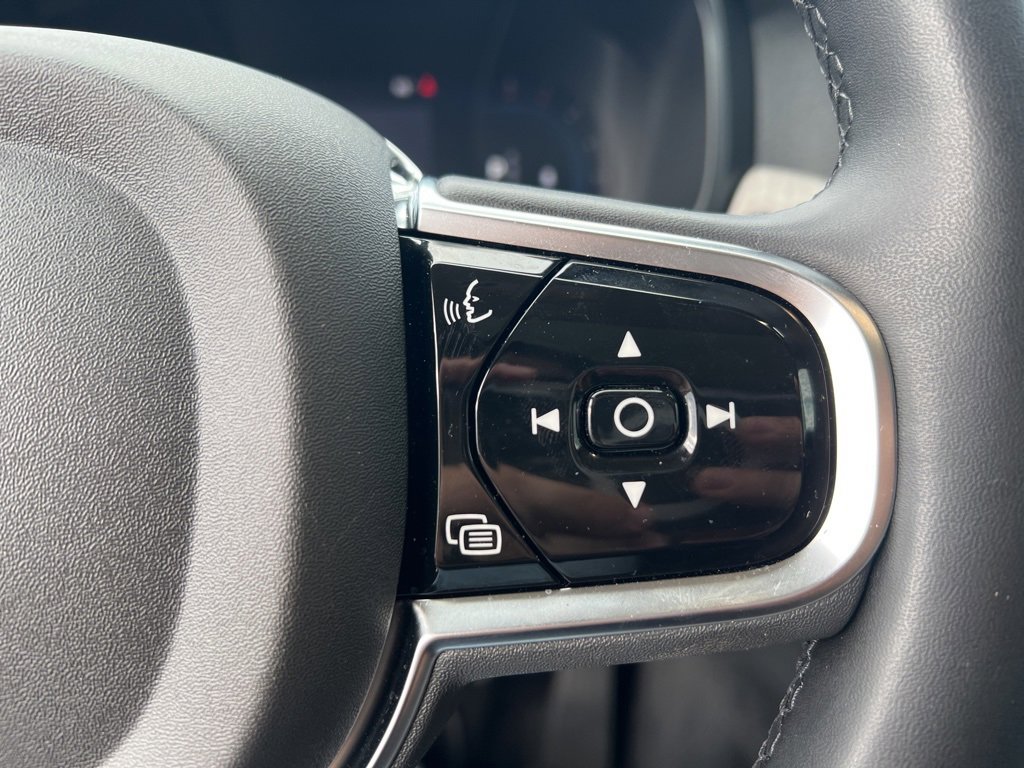 Certified 2025 Volvo V90 B6 Cross Country Plus image 19