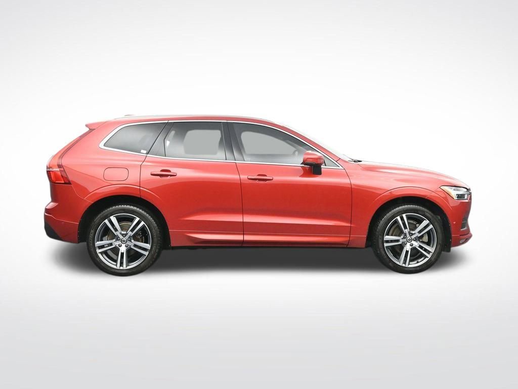 Used 2018 Volvo XC60 T6 Momentum w/ Advanced Package image 13