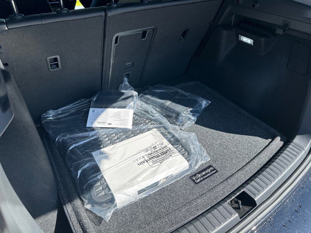 New 2025 Volkswagen Taos SEL image 25