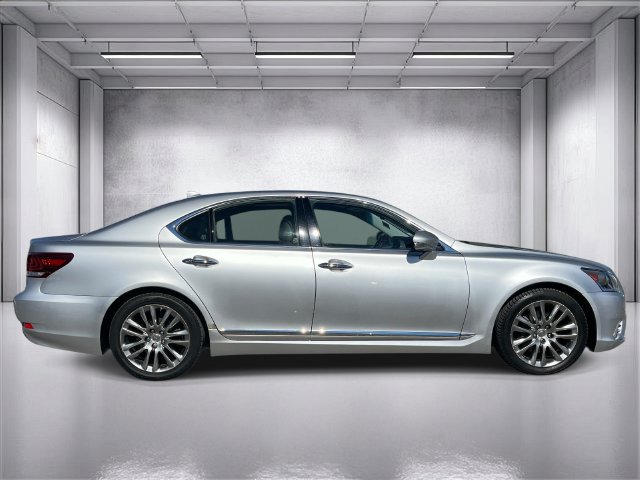 Used 2014 Lexus LS 460 w/ Comfort Package RWD image 2