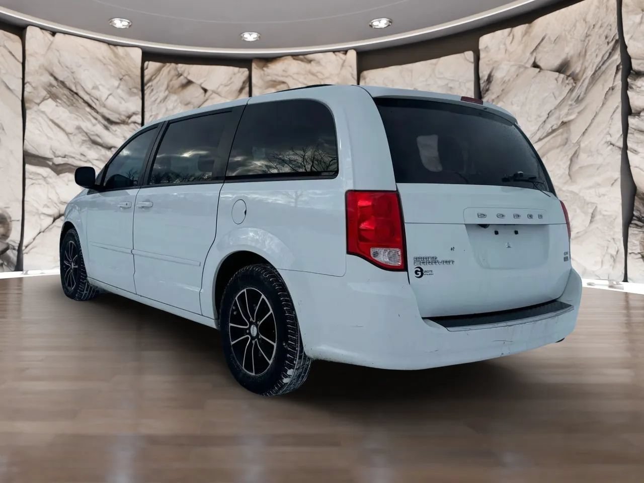Used 2017 Dodge Grand Caravan GT FWD image 3