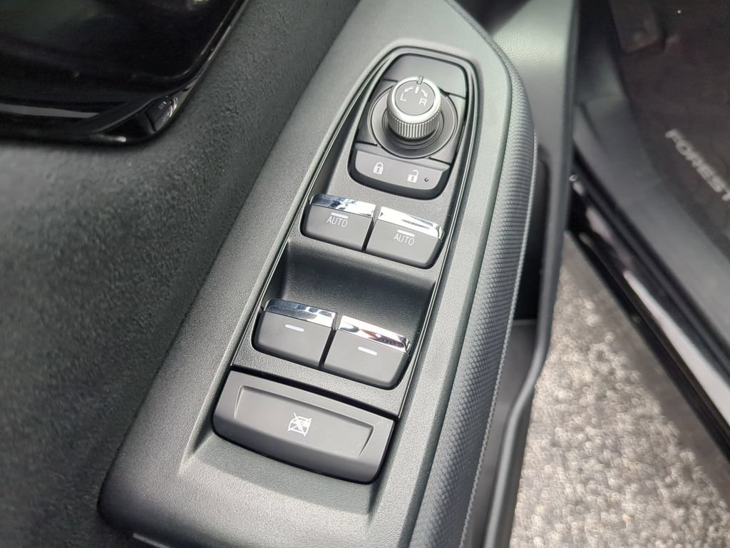 Certified 2025 Subaru Forester Touring AWD/4WD image 18