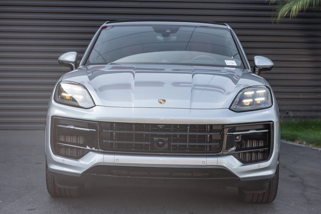 Certified 2025 Porsche Cayenne GTS image 8