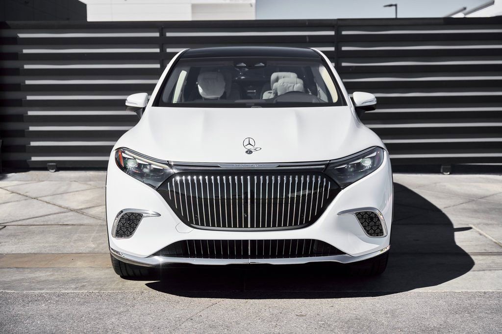 Used 2025 Mercedes-Benz Maybach EQS 680 4MATIC image 17