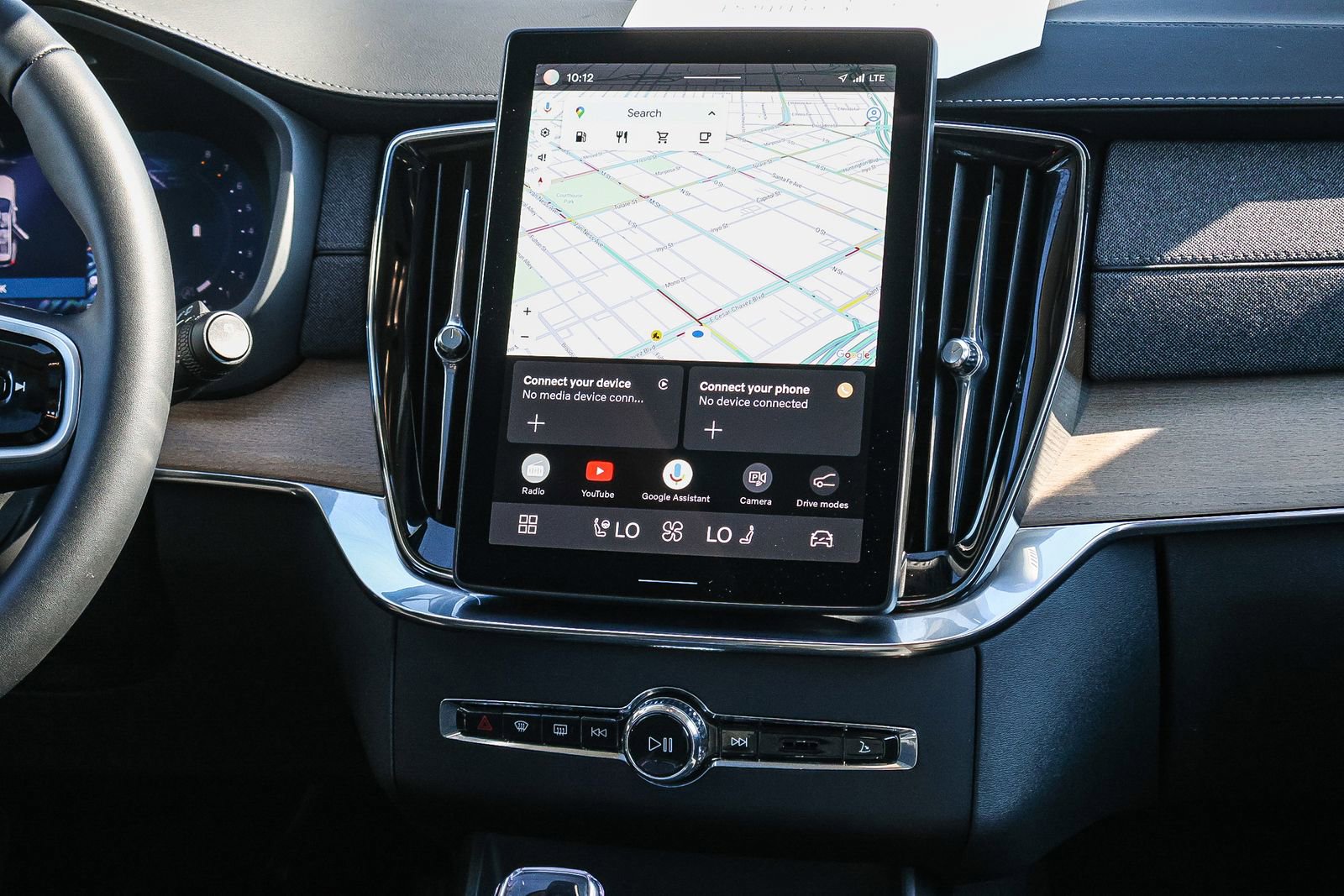 Used 2025 Volvo XC90 B6 Plus w/ Protection Package Premier image 25