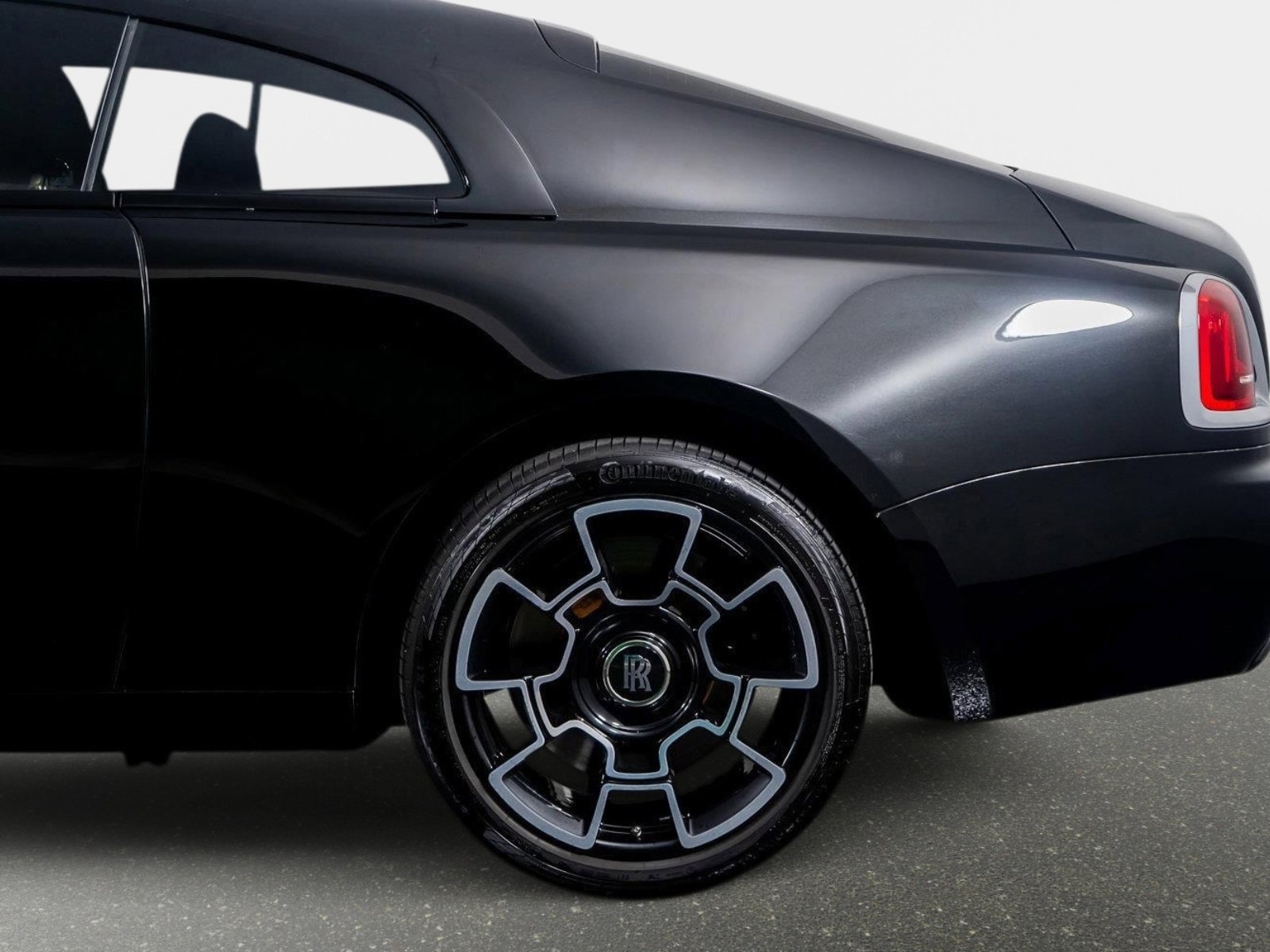 Used 2019 Rolls-Royce Wraith image 39