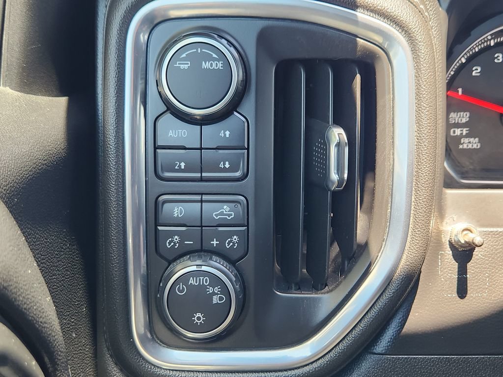Used 2020 Chevrolet Silverado 1500 LT w/ True North Edition AWD/4WD image 14