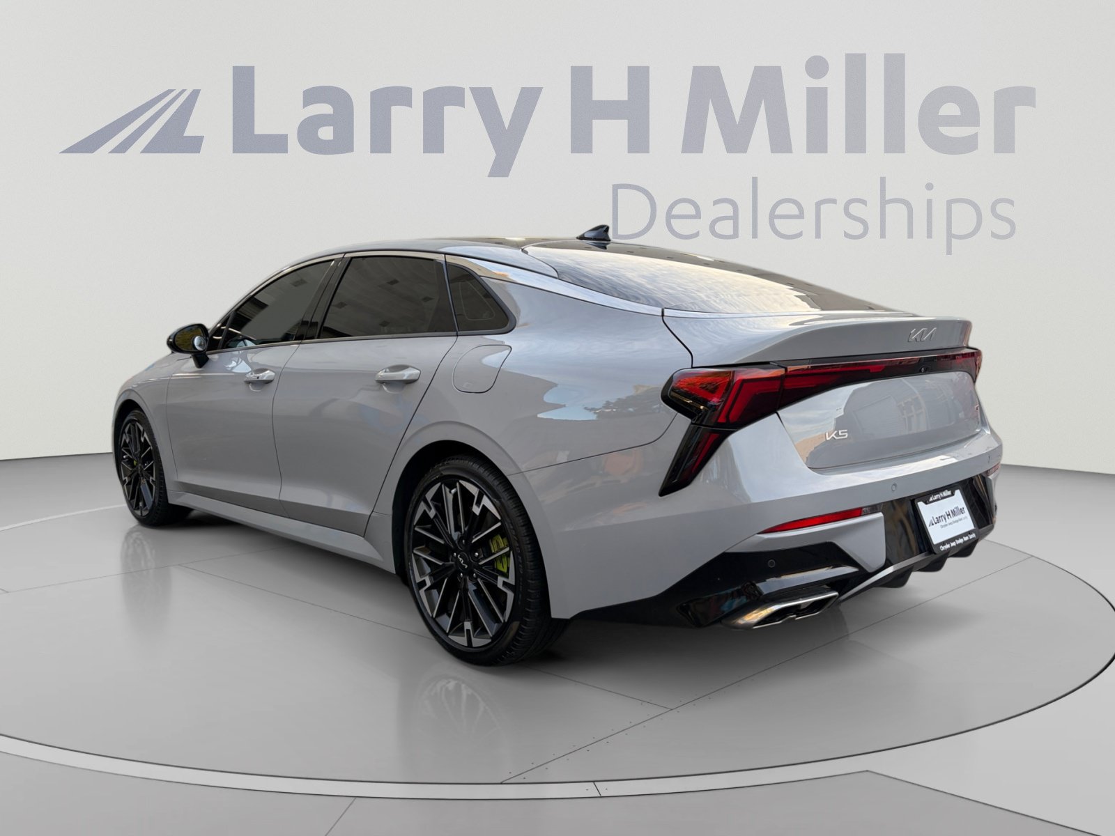 Used 2025 Kia K5 GT FWD image 3