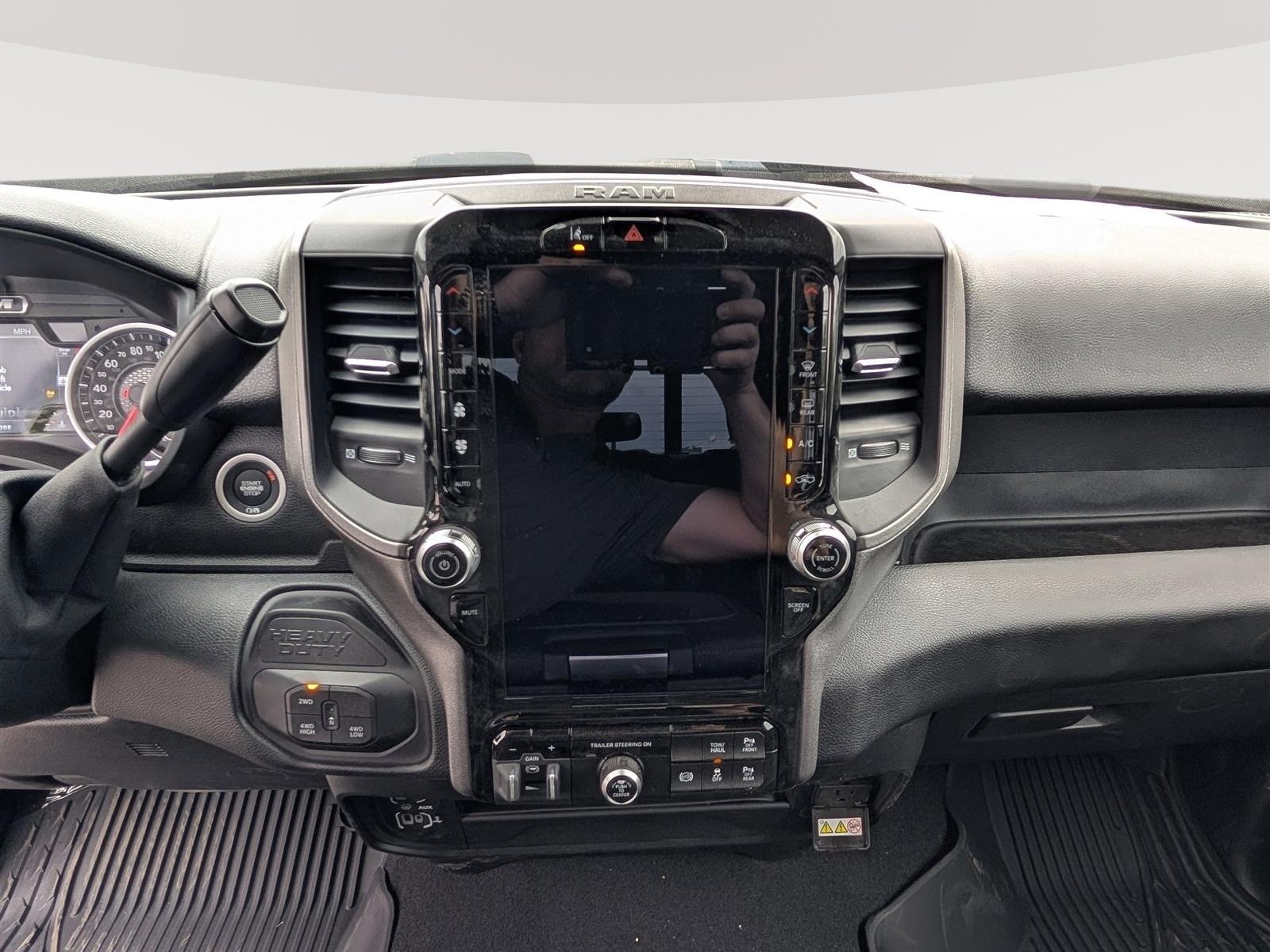 New 2025 RAM 2500 Tradesman AWD/4WD image 15