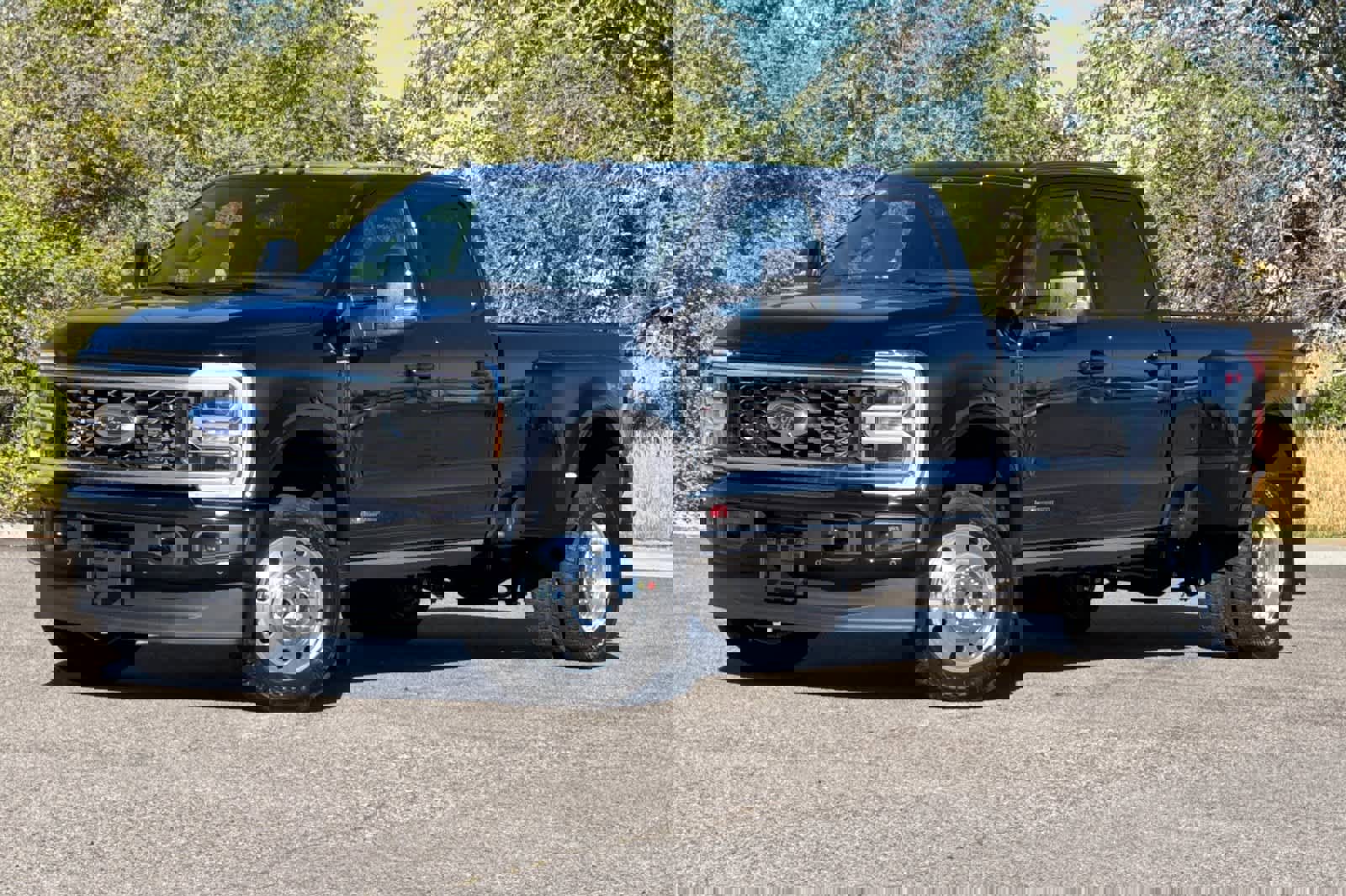 New 2026 Ford F450 Platinum image 1