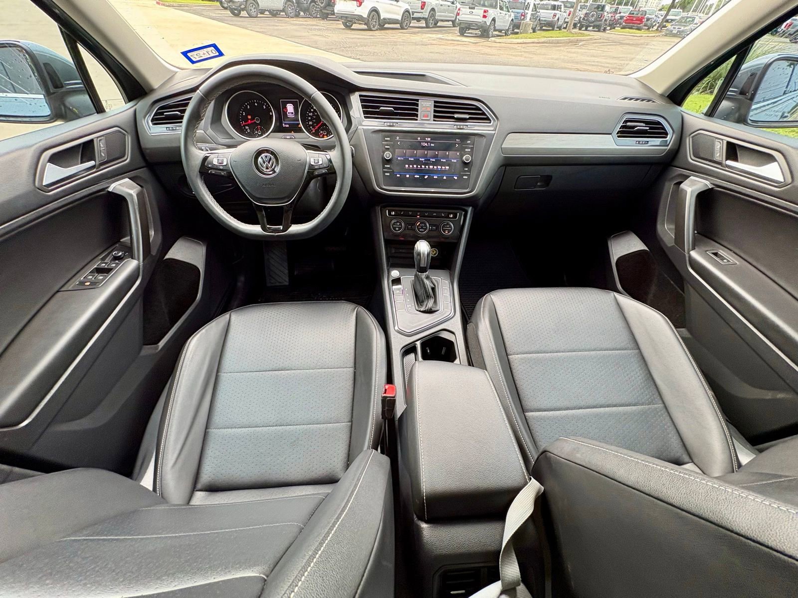 Used 2021 Volkswagen Tiguan SE w/ Panoramic Sunroof Package FWD image 7