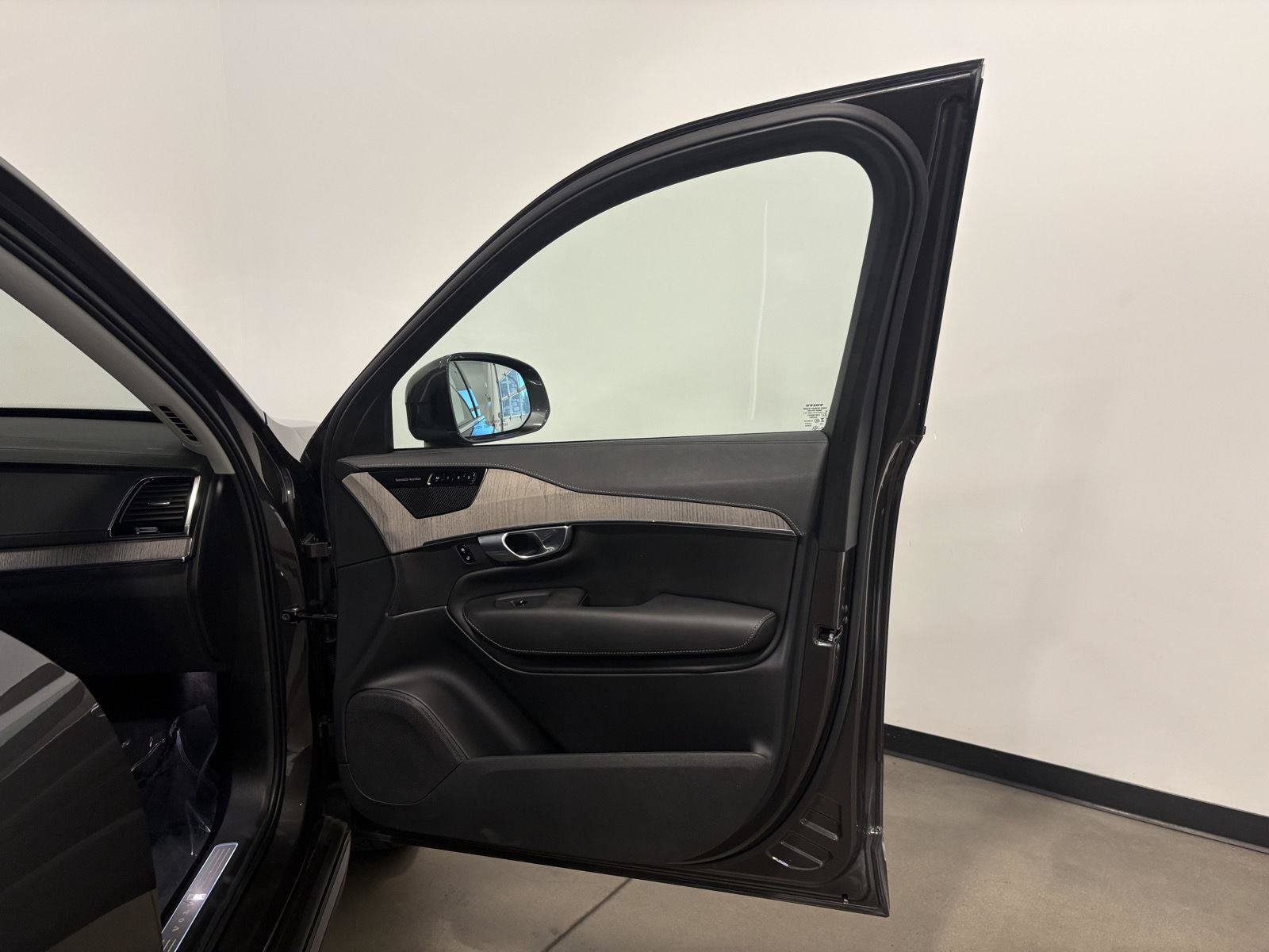 Used 2023 Volvo XC90 B6 Ultimate AWD/4WD image 49