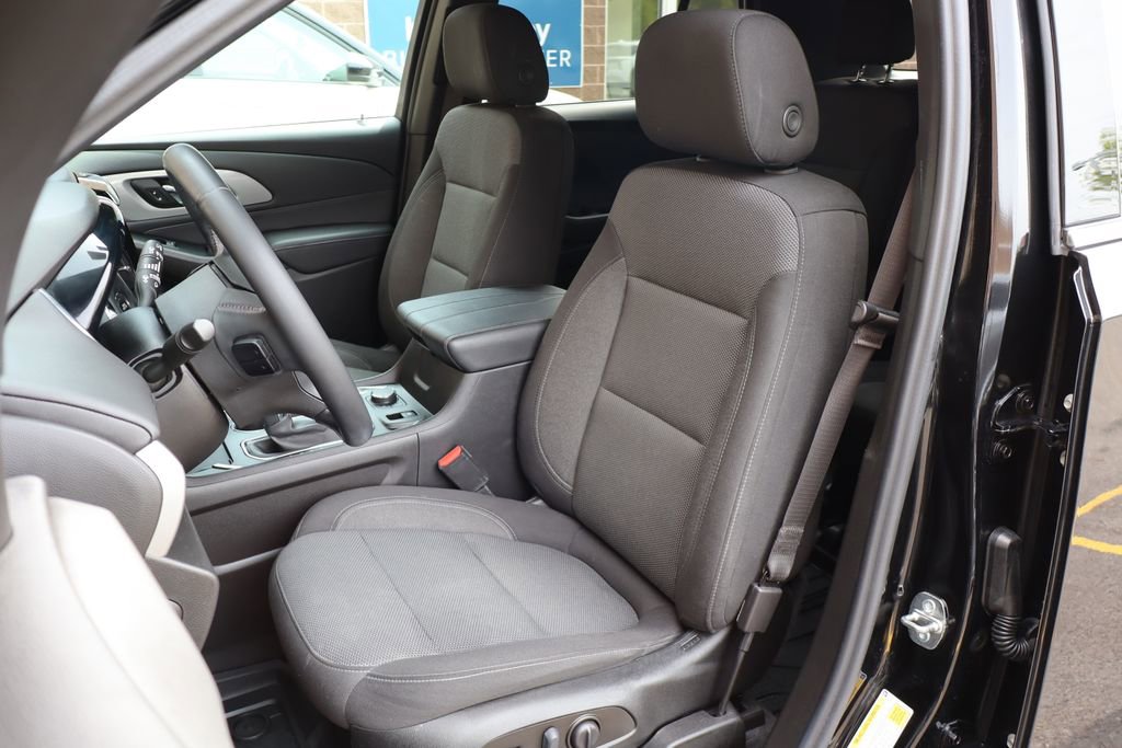 Used 2023 Chevrolet Traverse LT FWD image 12