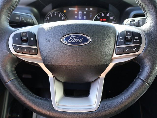 Used 2023 Ford Explorer XLT image 34