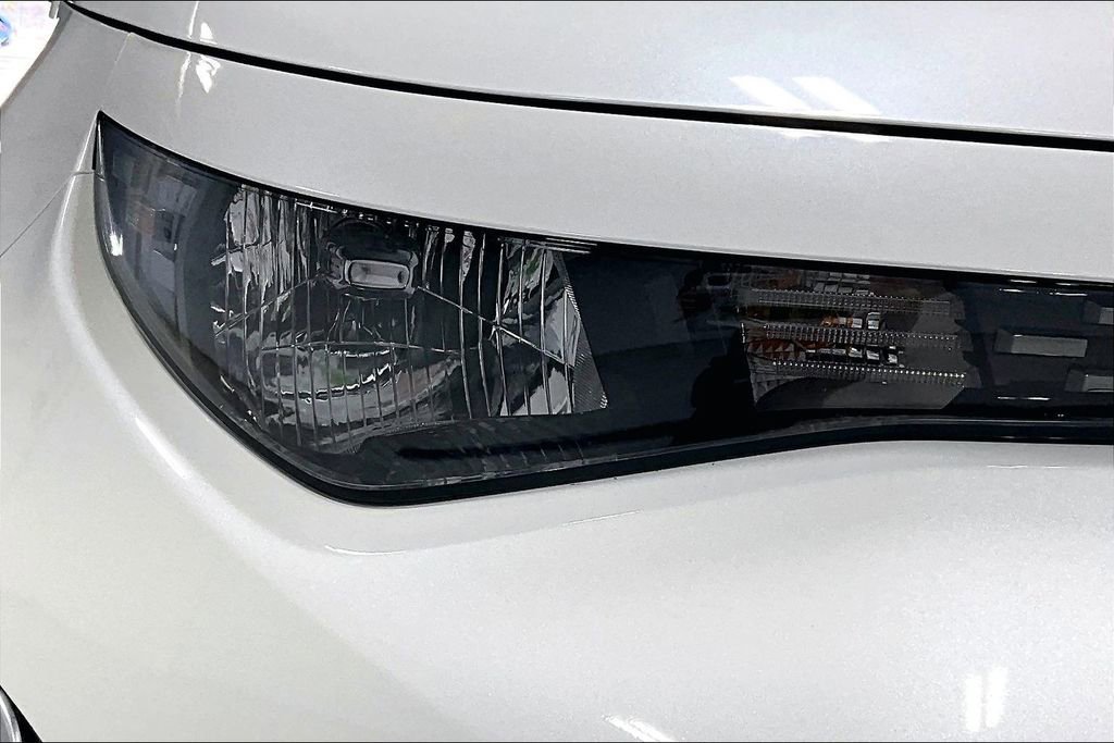 Used 2025 Kia Soul LX image 37