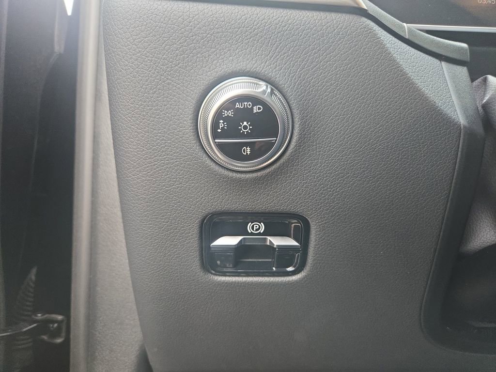 Used 2023 Mercedes-Benz GLC 300 4MATIC image 22