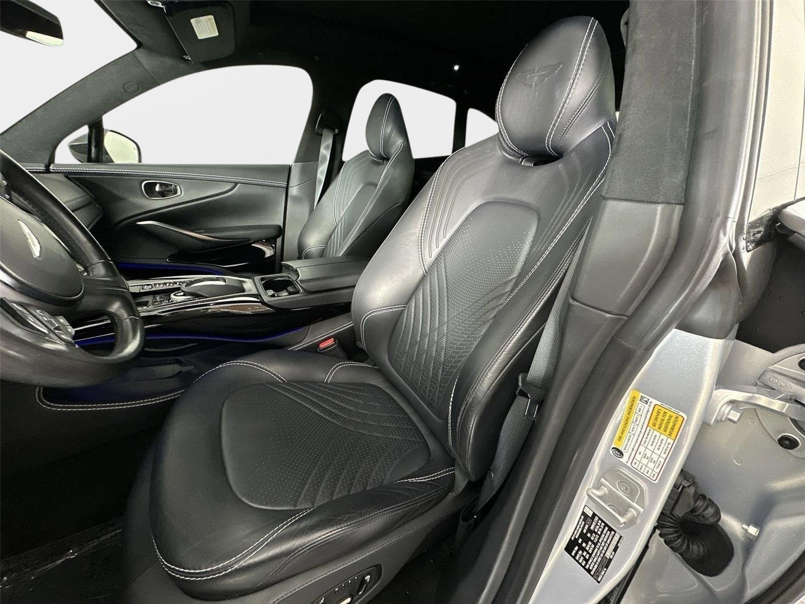 Used 2023 Aston Martin DBX AWD/4WD image 11
