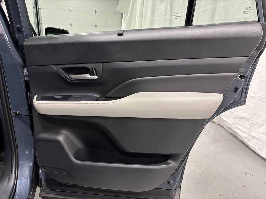 Used 2025 Toyota Grand Highlander AWD image 54