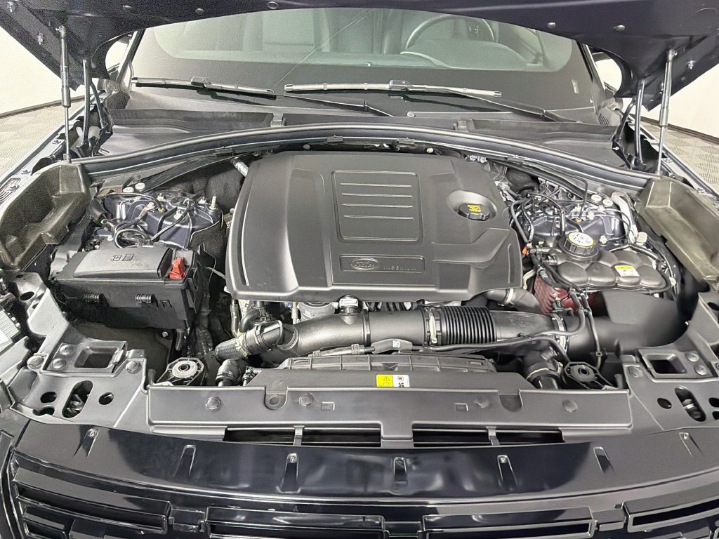 Certified 2026 Land Rover Range Rover Velar Dynamic SE AWD/4WD image 31