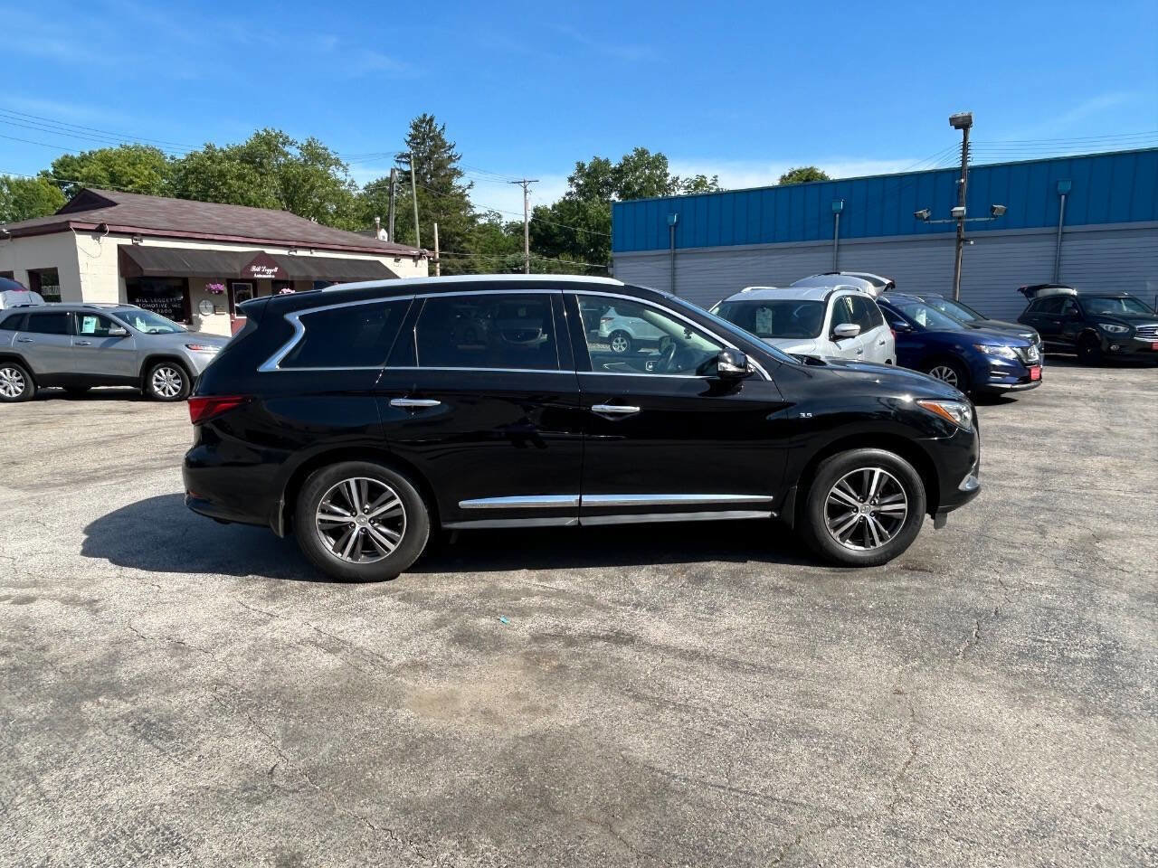 Used 2017 INFINITI QX60 Luxe w/ Premium Package AWD/4WD image 13